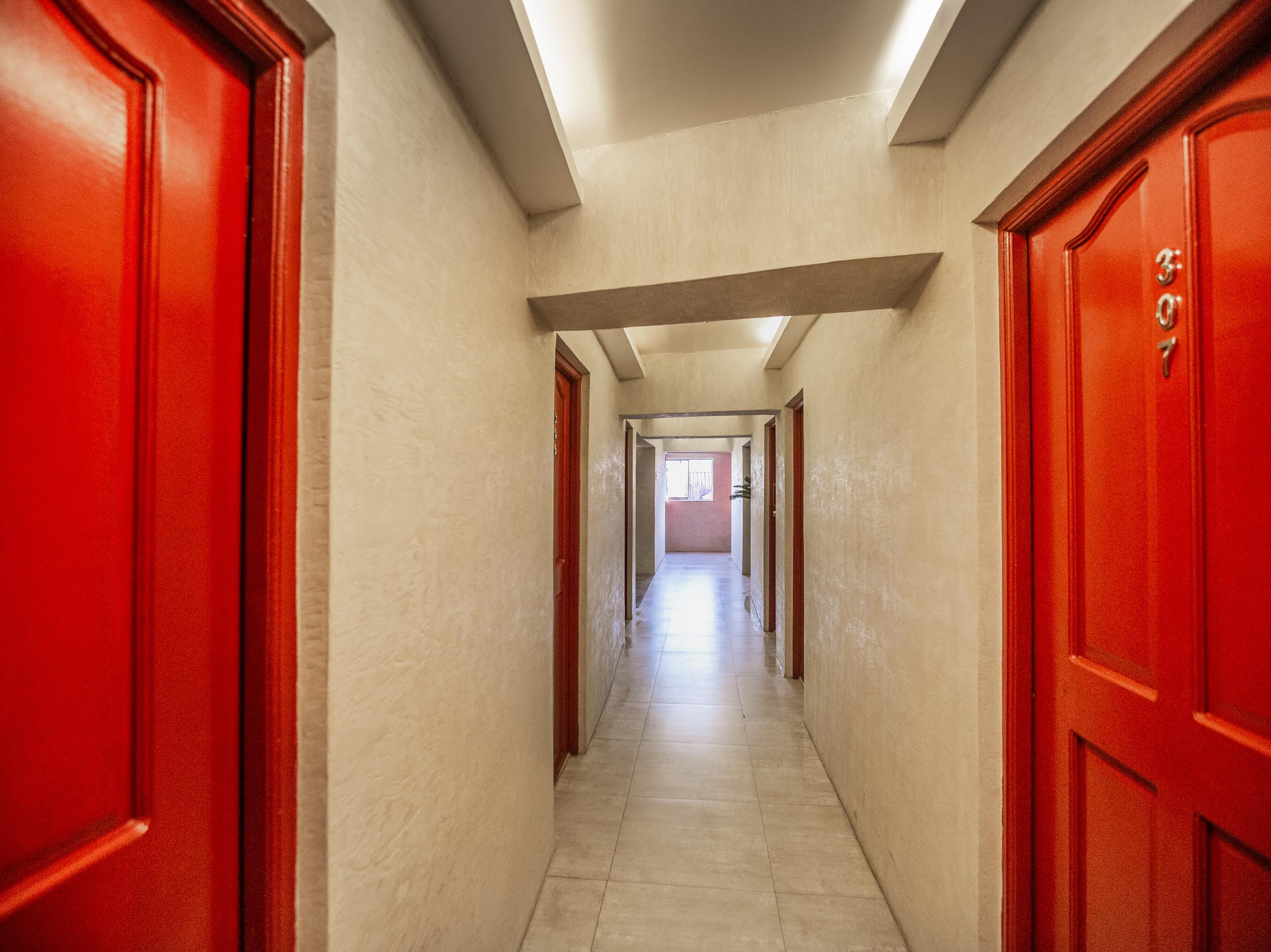 Circuit Hostel Makati City Екстериор снимка