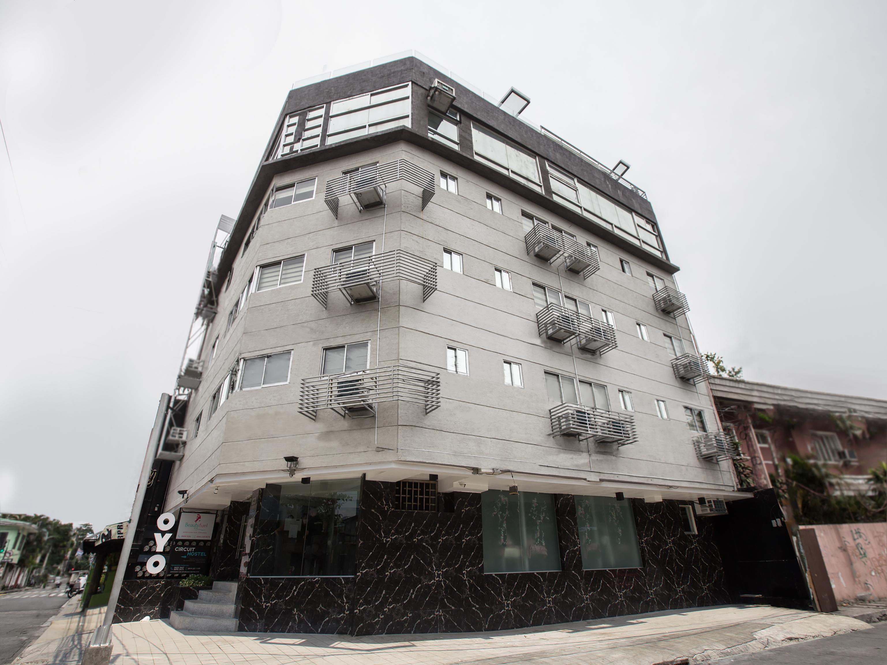Circuit Hostel Makati City Екстериор снимка