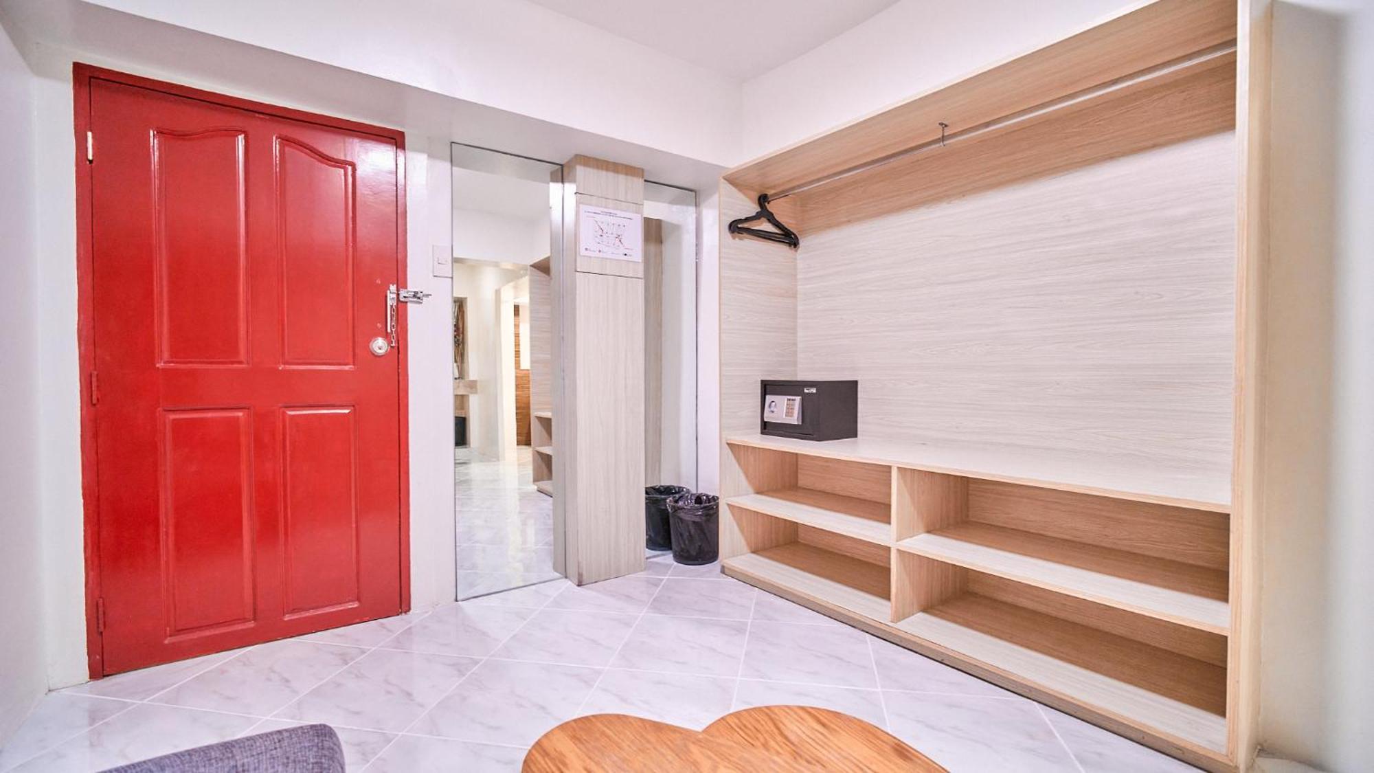 Circuit Hostel Makati City Екстериор снимка