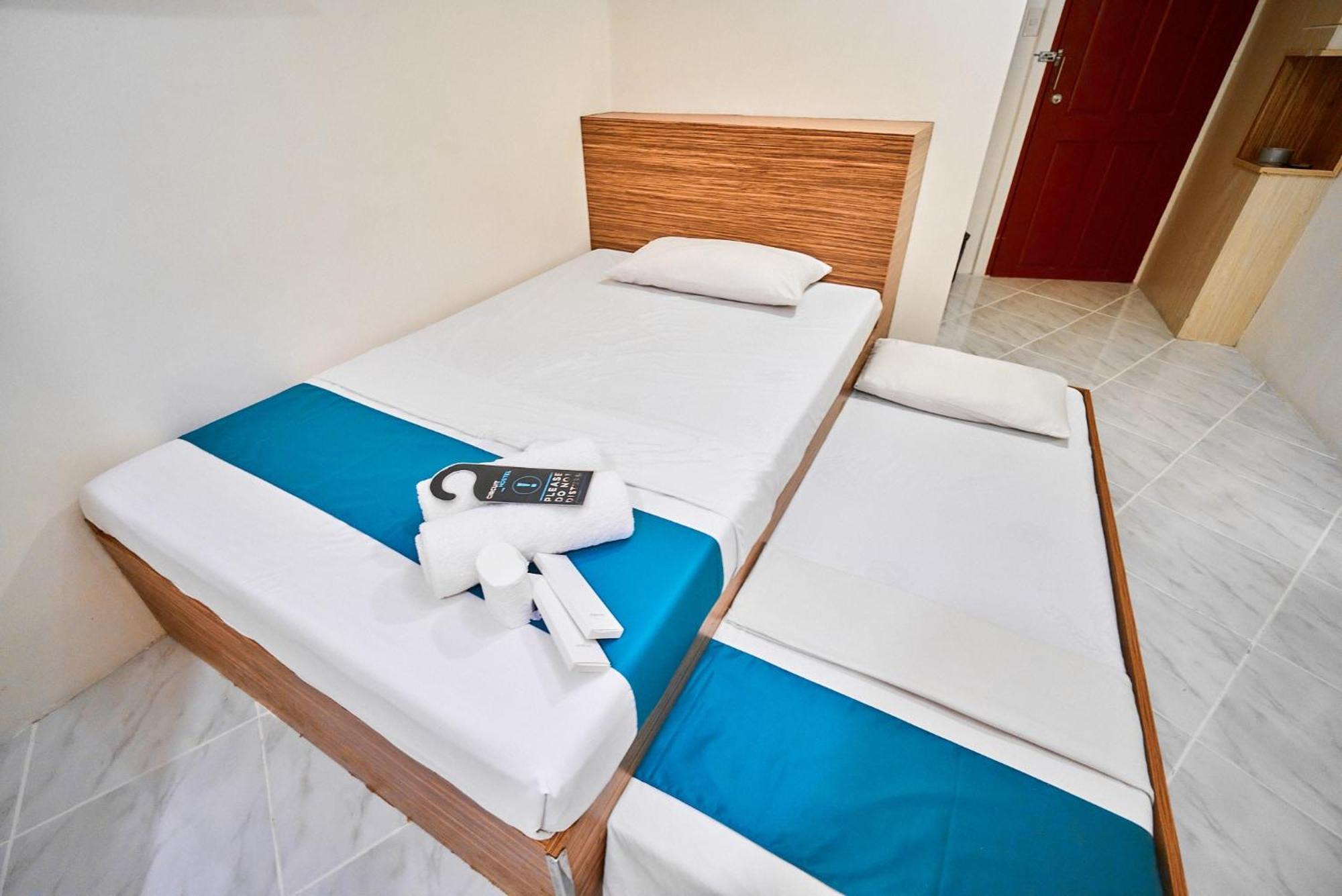 Circuit Hostel Makati City Екстериор снимка